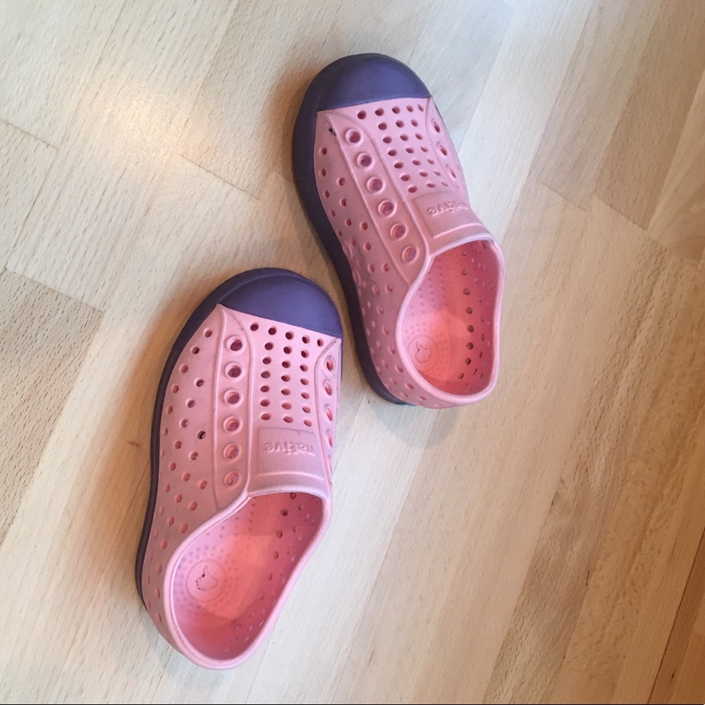 Native Toddler Shoe size 6